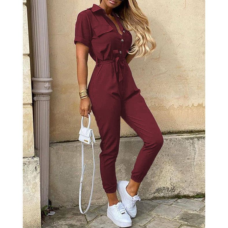 Dame Elegant Jumpsuit med knapdetaljer og taljerbar snit Stilla