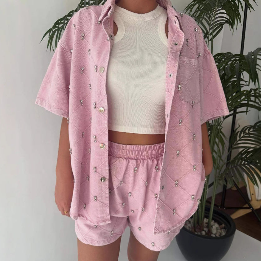 Dame afslappet og stilfuldt sæt bestående af kortærmet bluse og shorts Stilla