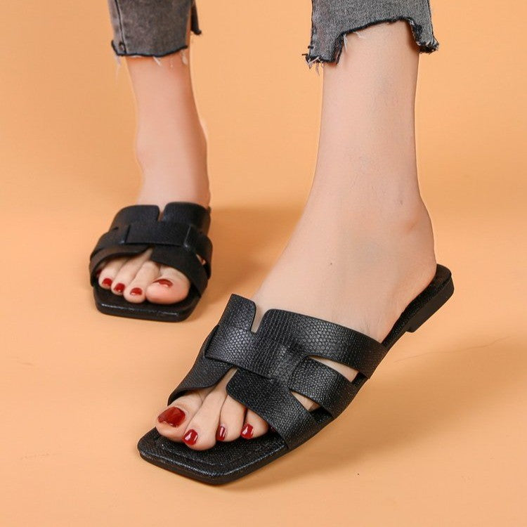 Dame åbne pantoletten med raffineret remdesign og skridsikker sål Stilla