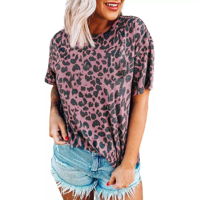 Dame afslappet leoprint T-shirt med blødt stof og løs pasform Stilla