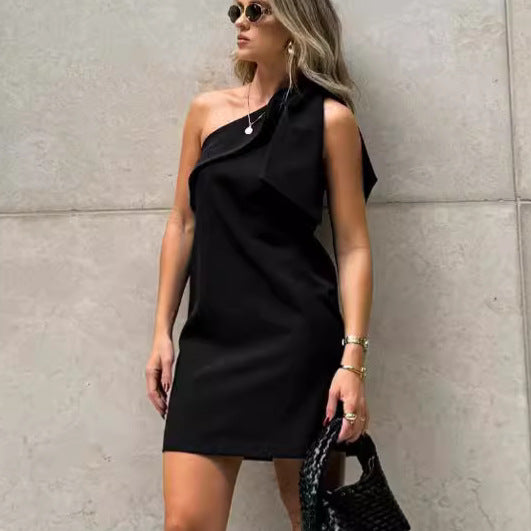 Dame Elegant asymmetrisk minikjole med skulderbånd og drapering Stilla