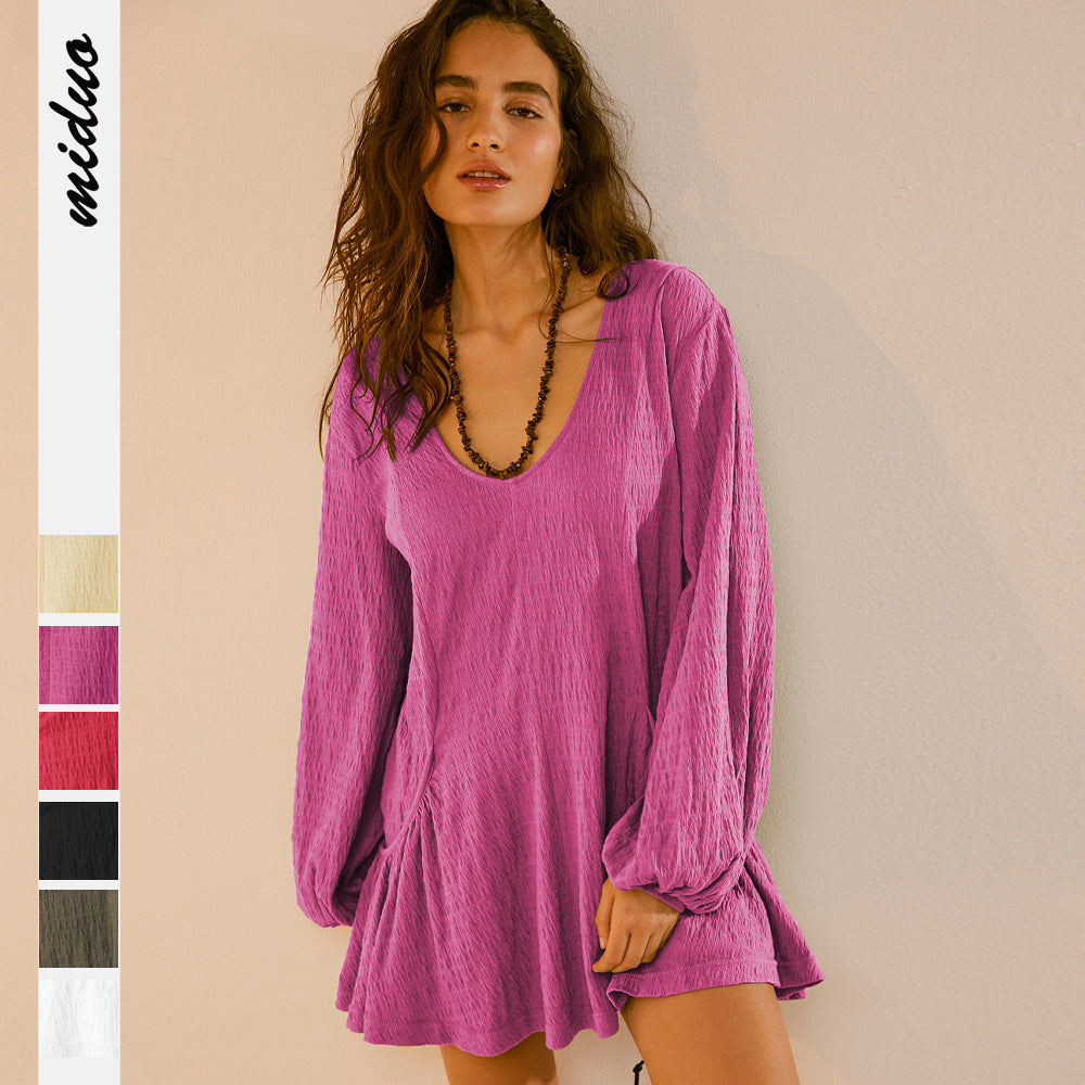 Dame afslappet kortærmet kjole med dyb V-halsudskæring og svajende kant Stilla