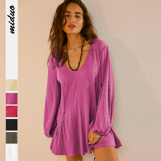 Dame afslappet kortærmet kjole med dyb V-halsudskæring og svajende kant Stilla