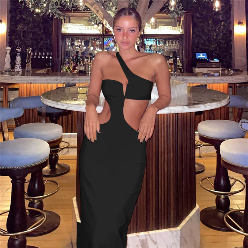 Dame Cut-Out Aftenkjole med asymmetrisk design og dyb udskæring Stilla