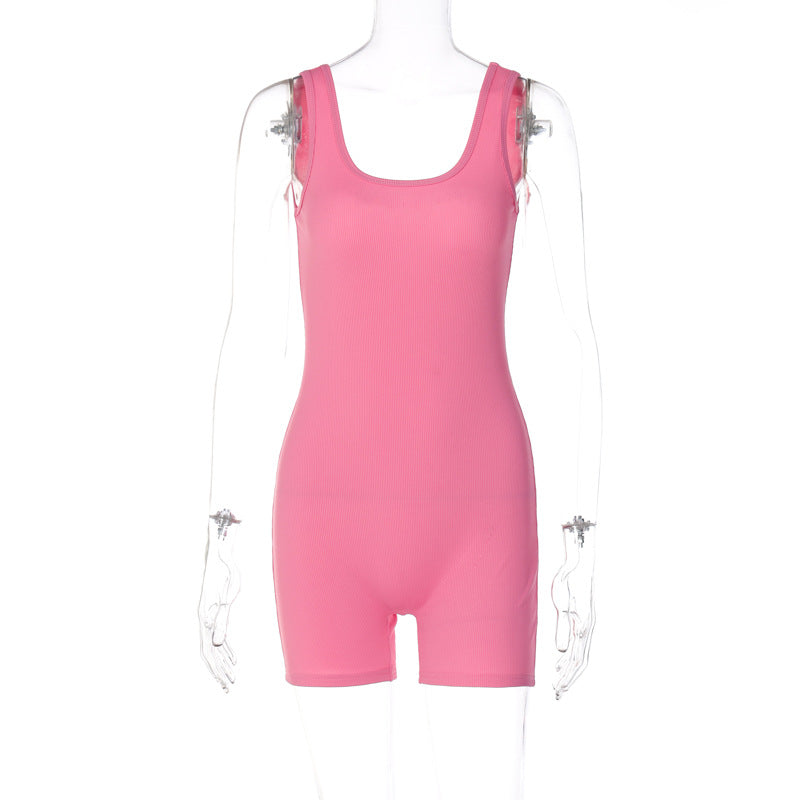 Dame figurbetonet kort jumpsuit med enkel skæring og trendy ribstruktur Stilla