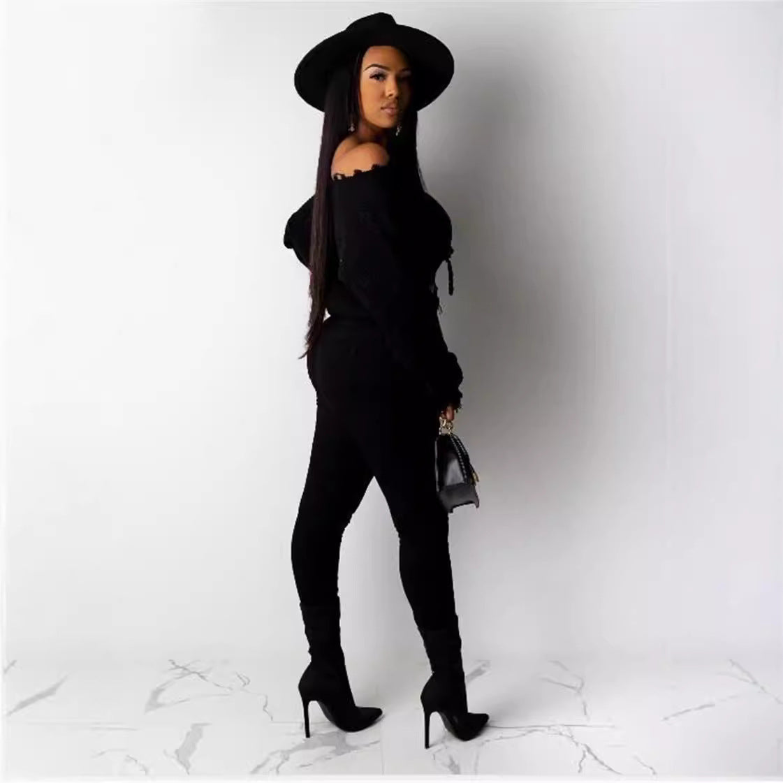 Dame Cropped Strikpullover med afslappet Off-Shoulder design og brede ærmer Stilla