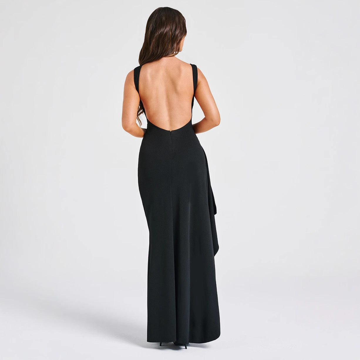 Dame elegant aftenkjole med sidelidskrydning og rynkning Stilla