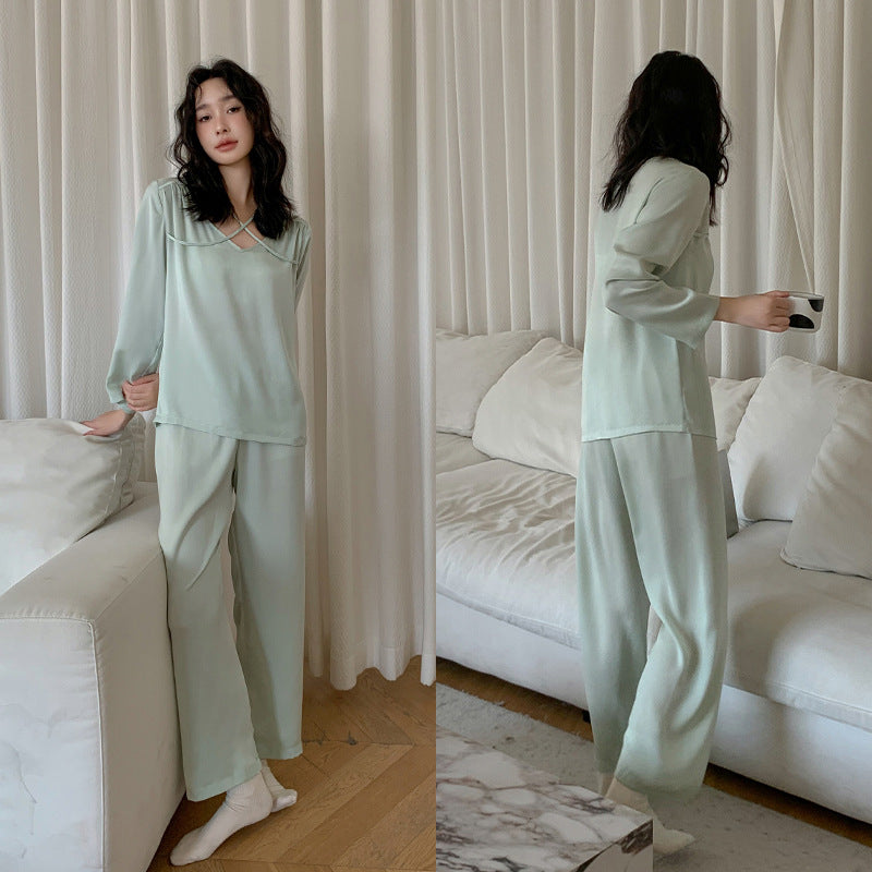 Dame afslappet satin-pyjamasæt med elegant knude-udskæring og bredt ben Stilla