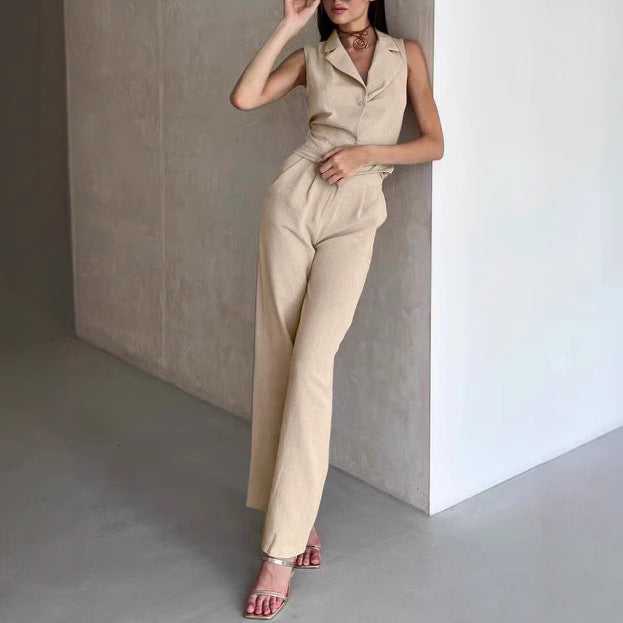 Dame raffineret jumpsuit med figursyet snit og elegant V-udskæring Stilla