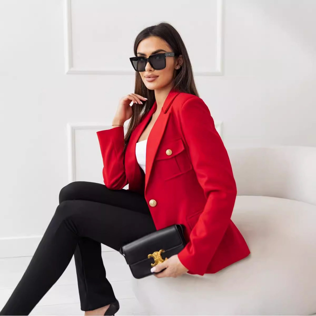 Dame elegant blazer med struktureret design og modige knapdetaljer Stilla