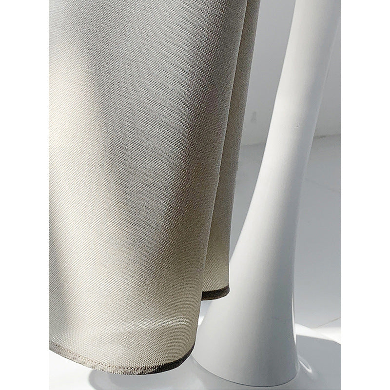 Dame afslappet bluse med fint stof og knapdetaljer Stilla