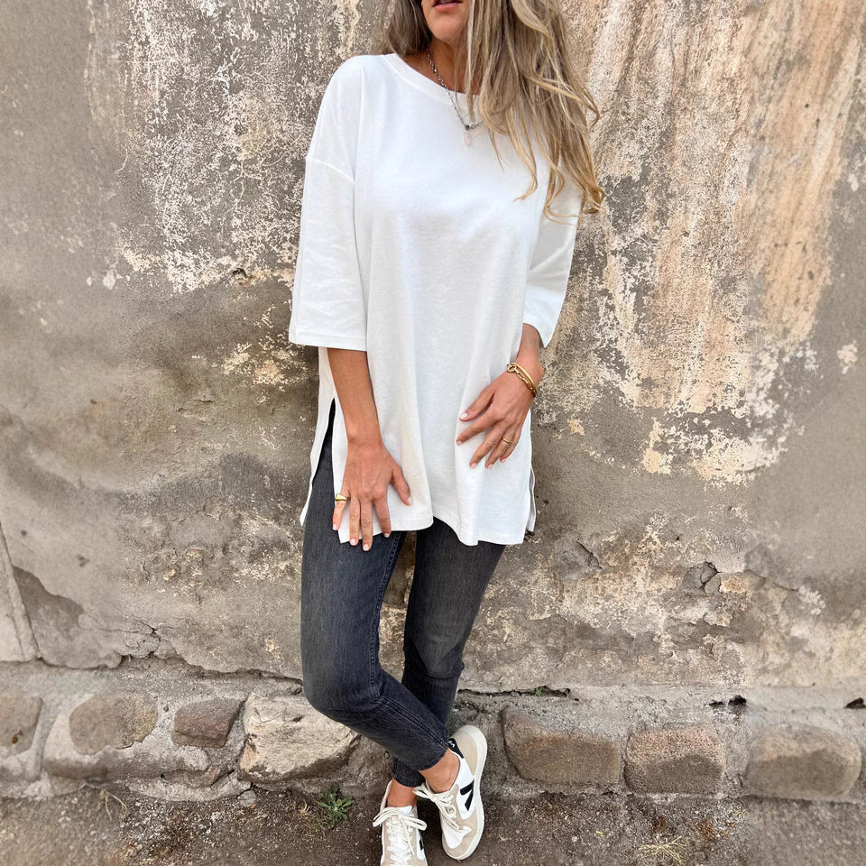 Dame afslappet oversized T-shirt med sidelommer og rund halsudskæring Stilla