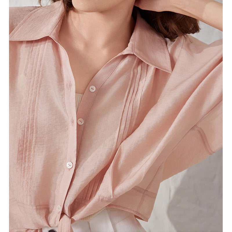 Dame afslappet bluse med V-hals og diskret bånd Stilla