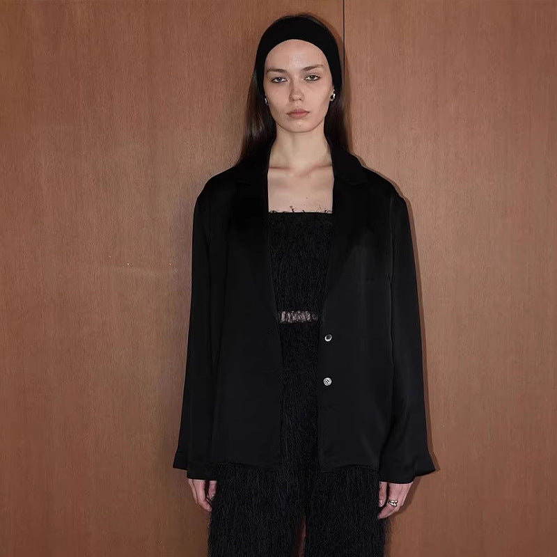 Dame afslappet oversized blazer i høj kvalitets satin med elegant snit og praktiske lommer Stilla