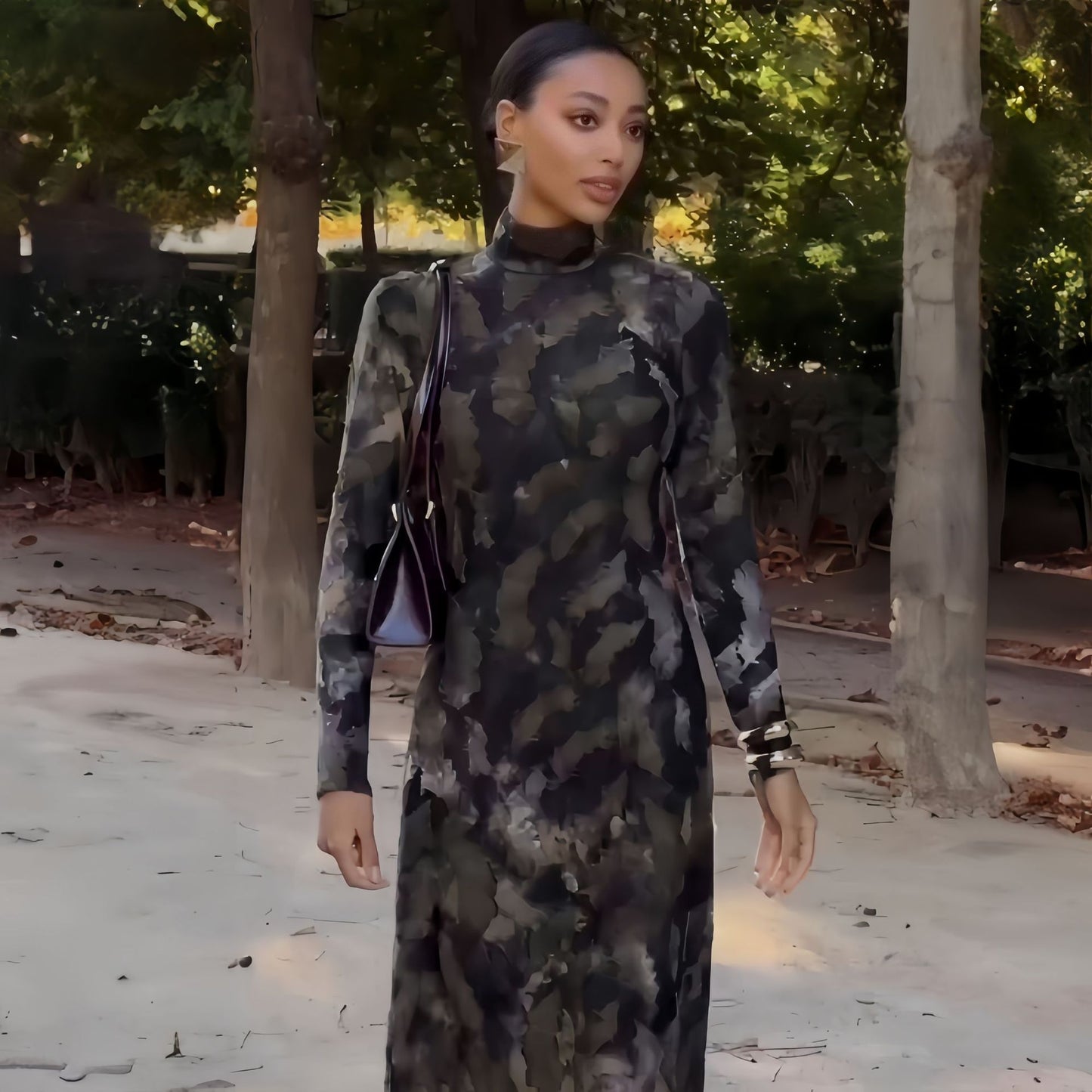Dame Elegant Langærmet Maxi-kjole med høj krave og moderne camouflage-mønster Stilla
