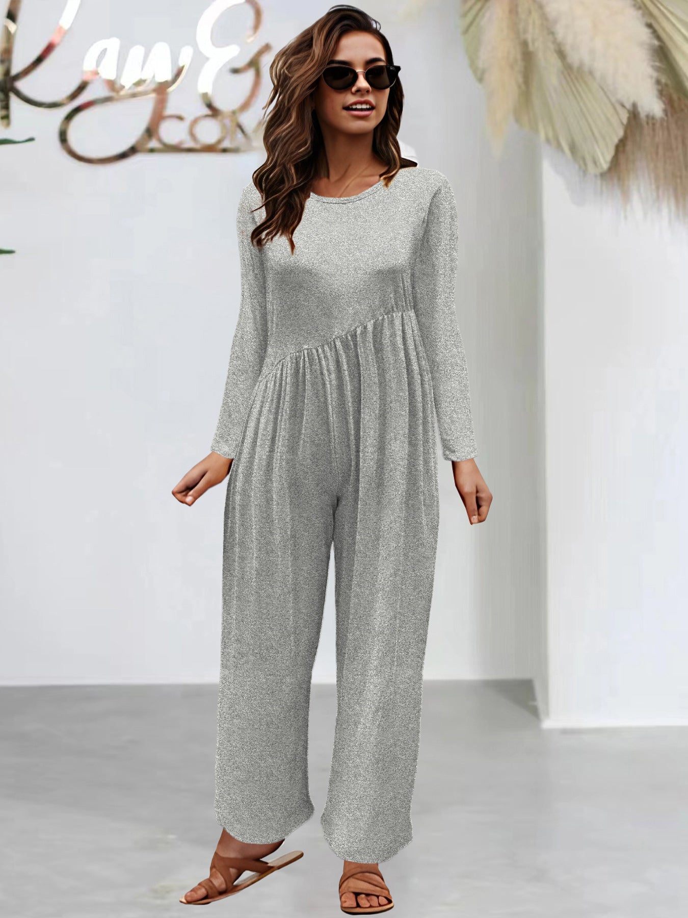 Dame overdimensioneret jumpsuit med sidelining og bredt ben Stilla