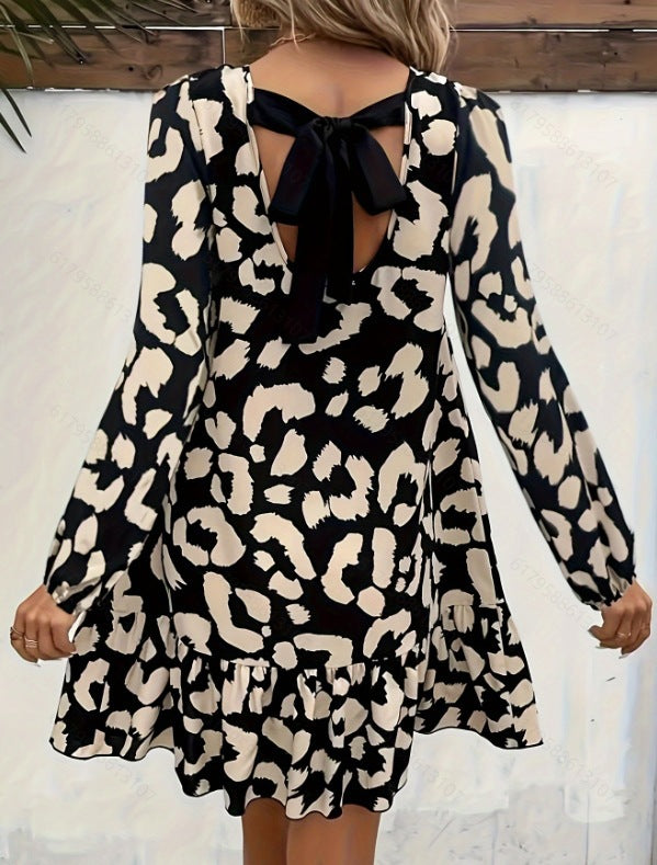 Dame afslappet minikjole med åbne skuldre og legende flæsekant Stilla