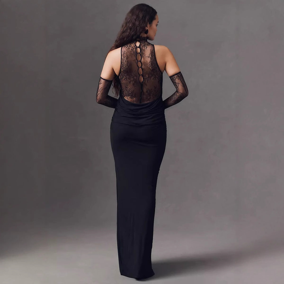 Dame elegant aftenkjole med spidselementer Stilla