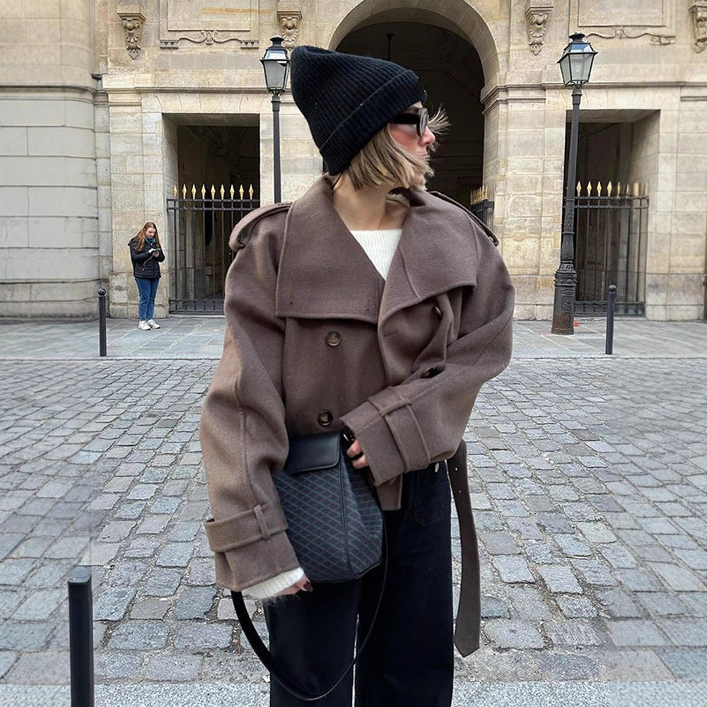 Dame afslappet oversized jakke med dobbelt knaplukning og bred revers Stilla