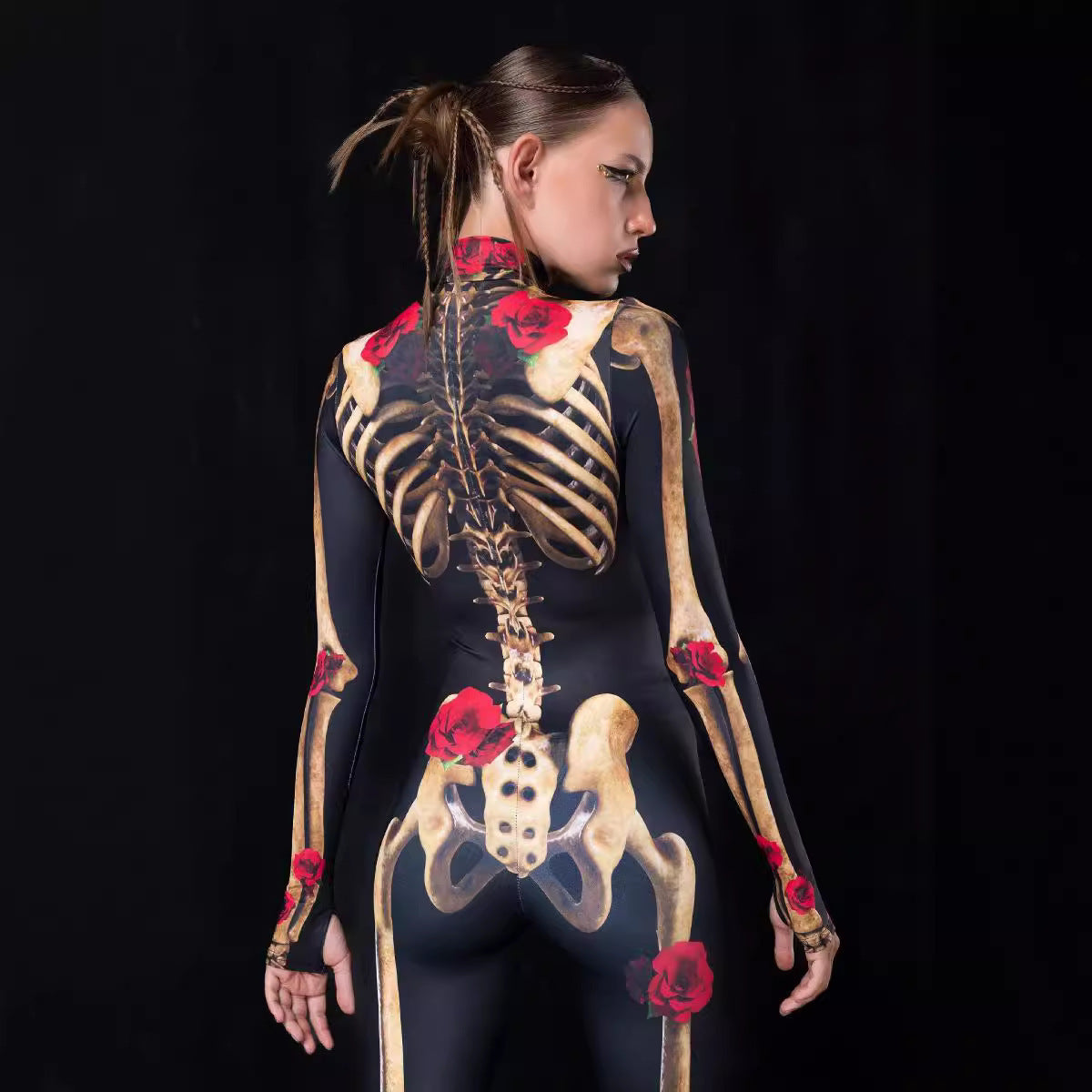 Dame figurtilpasset bodysuit med skelet-design og florale accenter Stilla