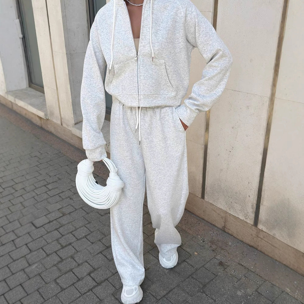 Dame afslappet joggingdragt-sæt med cropped hoodie og brede bukser Stilla