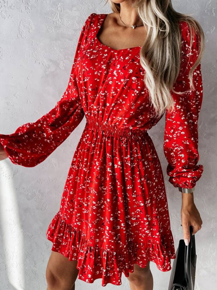 Dame afslappet minikjole med blomstrede flæser og løs pasform Stilla