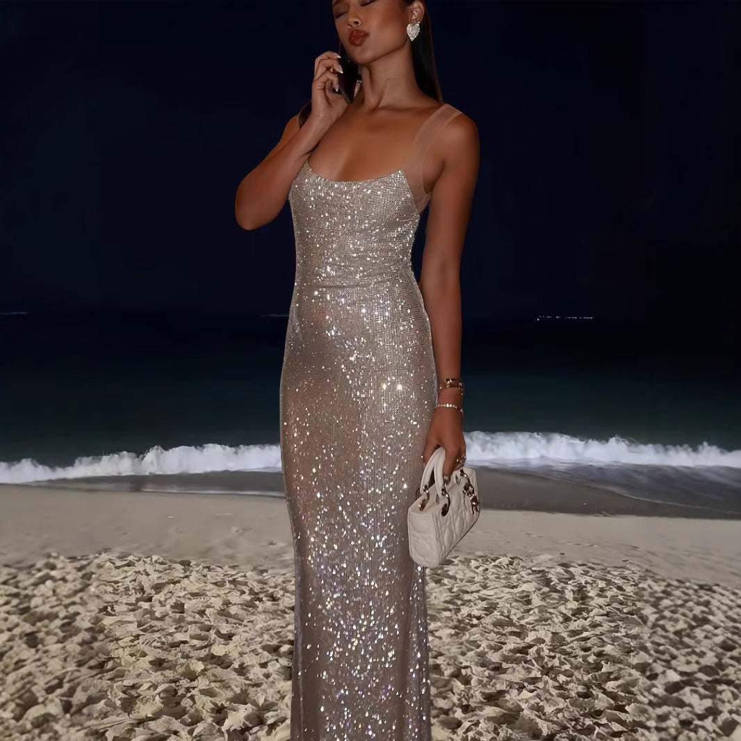 Dam Glamourøs Aftenkjole med figursyet snit og skinnende palietter Stilla