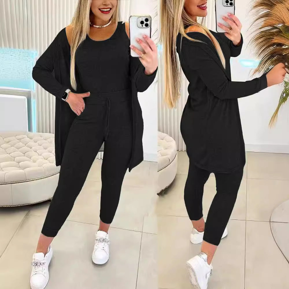 Dame afslappet og stilfuldt lounge-sæt med bredt top og slank bukse Stilla