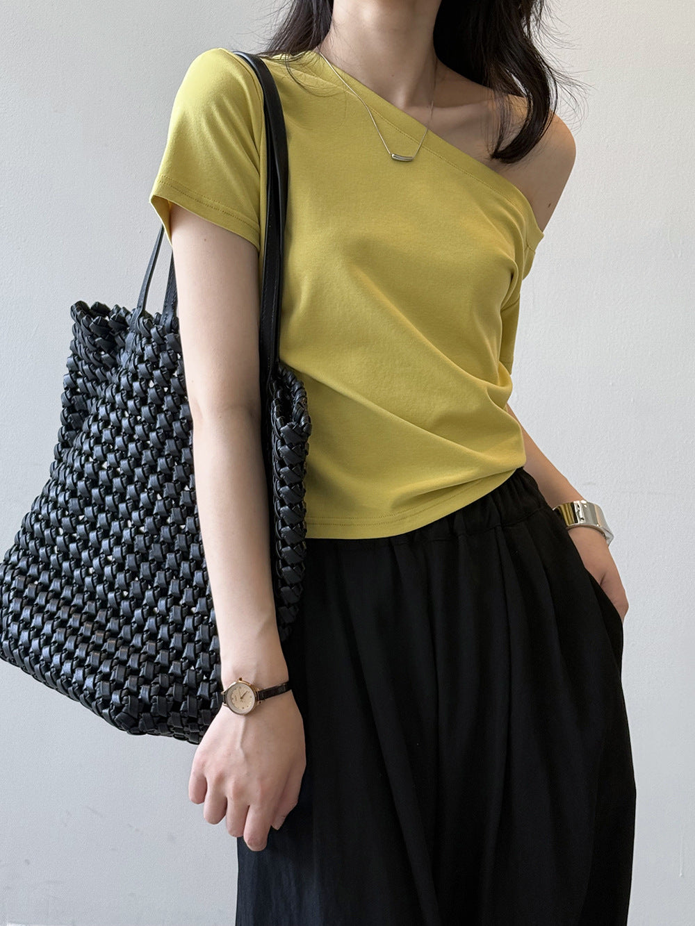 Dame afslappet kortærmet top med vid udskæring og kvalitets bomuldsstof Stilla