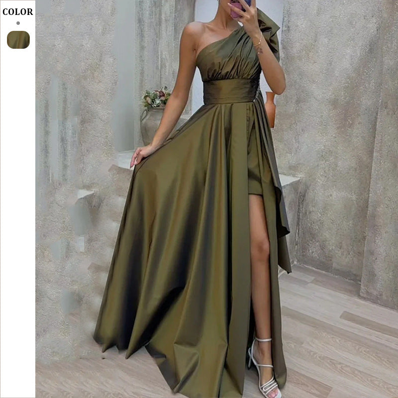 Dame Elegant aftenkjole med asymmetrisk snit og flydende skørt Stilla