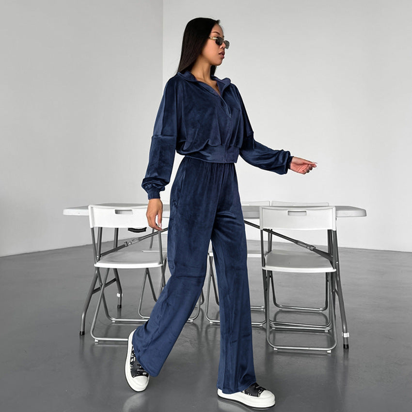 Dame behagelig Velvet-jumpsuit med højt lukket krave og elastisk talje Stilla