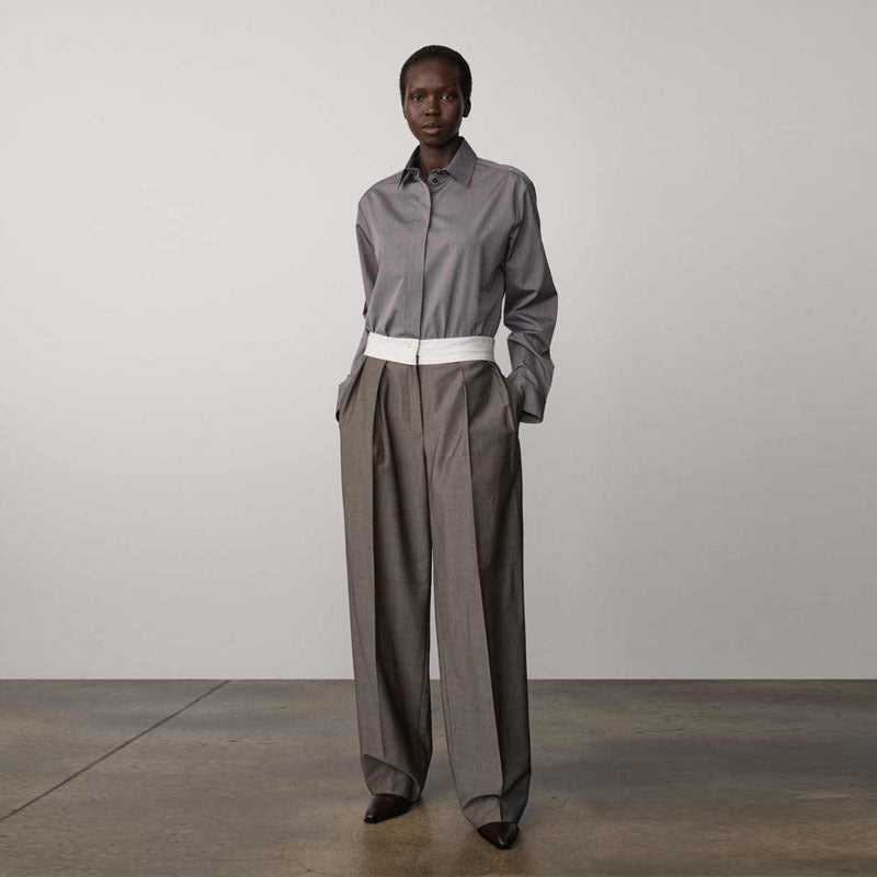 Dame afslappet langærmet skjorte i minimalistisk design med moderne snit og fin tekstur Stilla