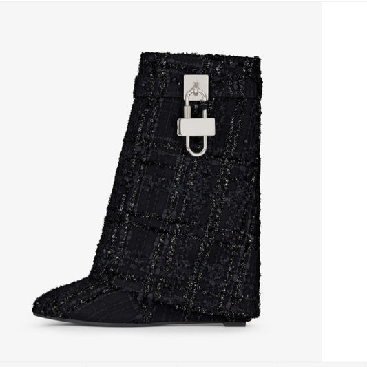 Femme Textured High-Cut Ankelstøvler med dekorative spænder Stilla