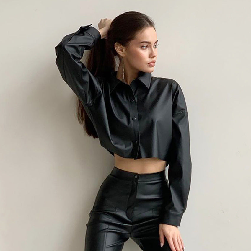 Dame cropped bluse i kunstlæder i elegant stil Stilla