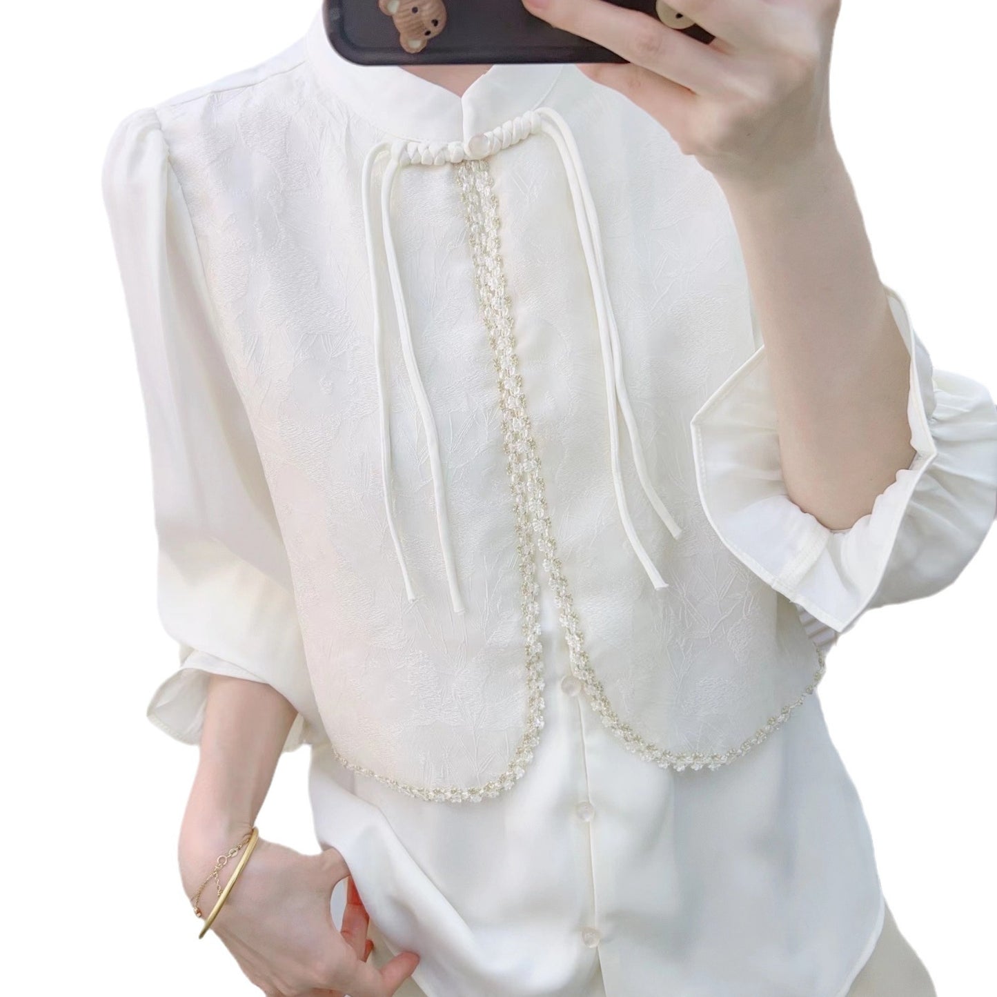 Dame Elegant Bluse med kunstnerisk Perleudsmykning og romantisk Rødsøm Stilla