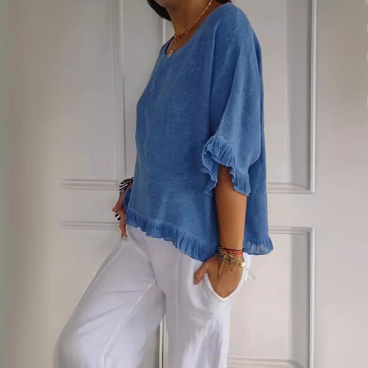 Dame afslappet bluse med flæse detaljer Stilla