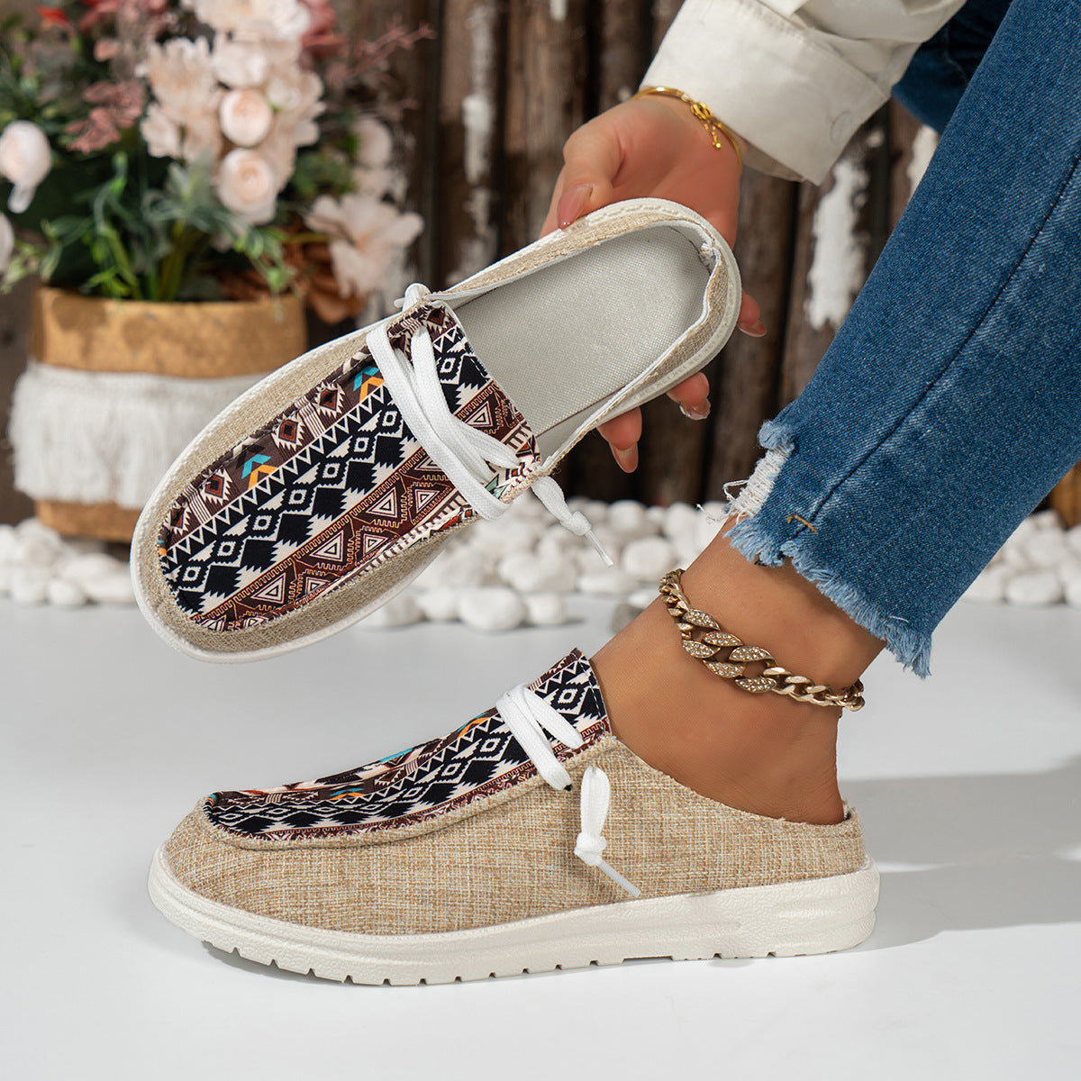 Dame Komfortable Slip-On Sneakers med moderne Ethno-Design Stilla