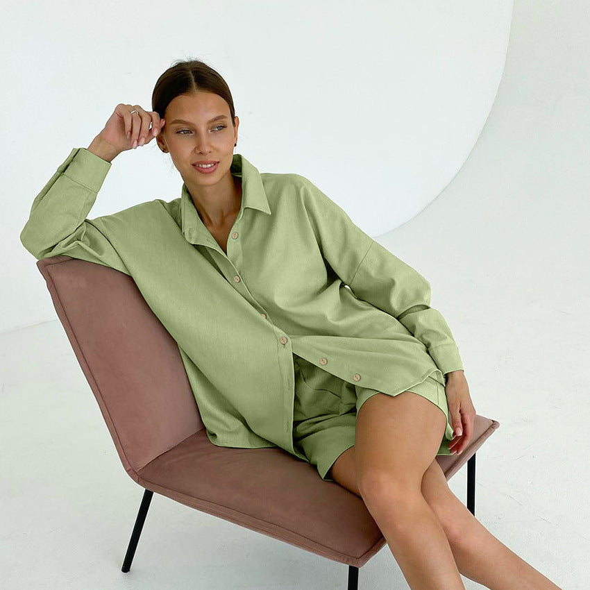Dame afslappet shirt og shorts sæt med let stof og knapdetaljer Stilla