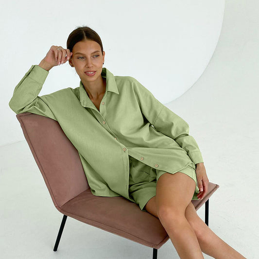 Dame afslappet shirt og shorts sæt med let stof og knapdetaljer Stilla