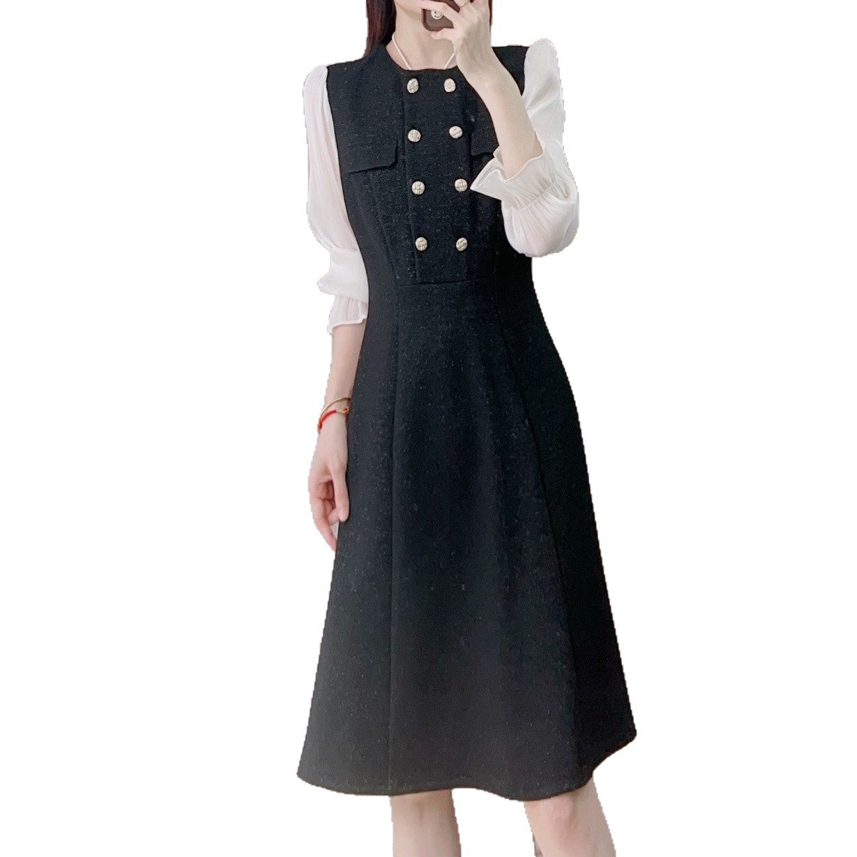 Dame Elegant kjole med dekorative knapper og transparente ærmer Stilla