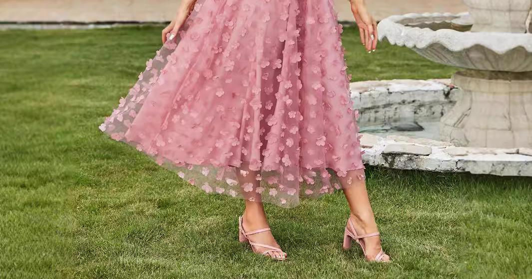 Dame A-linjekjole med blomster 3D-design og dyb udskæring Stilla