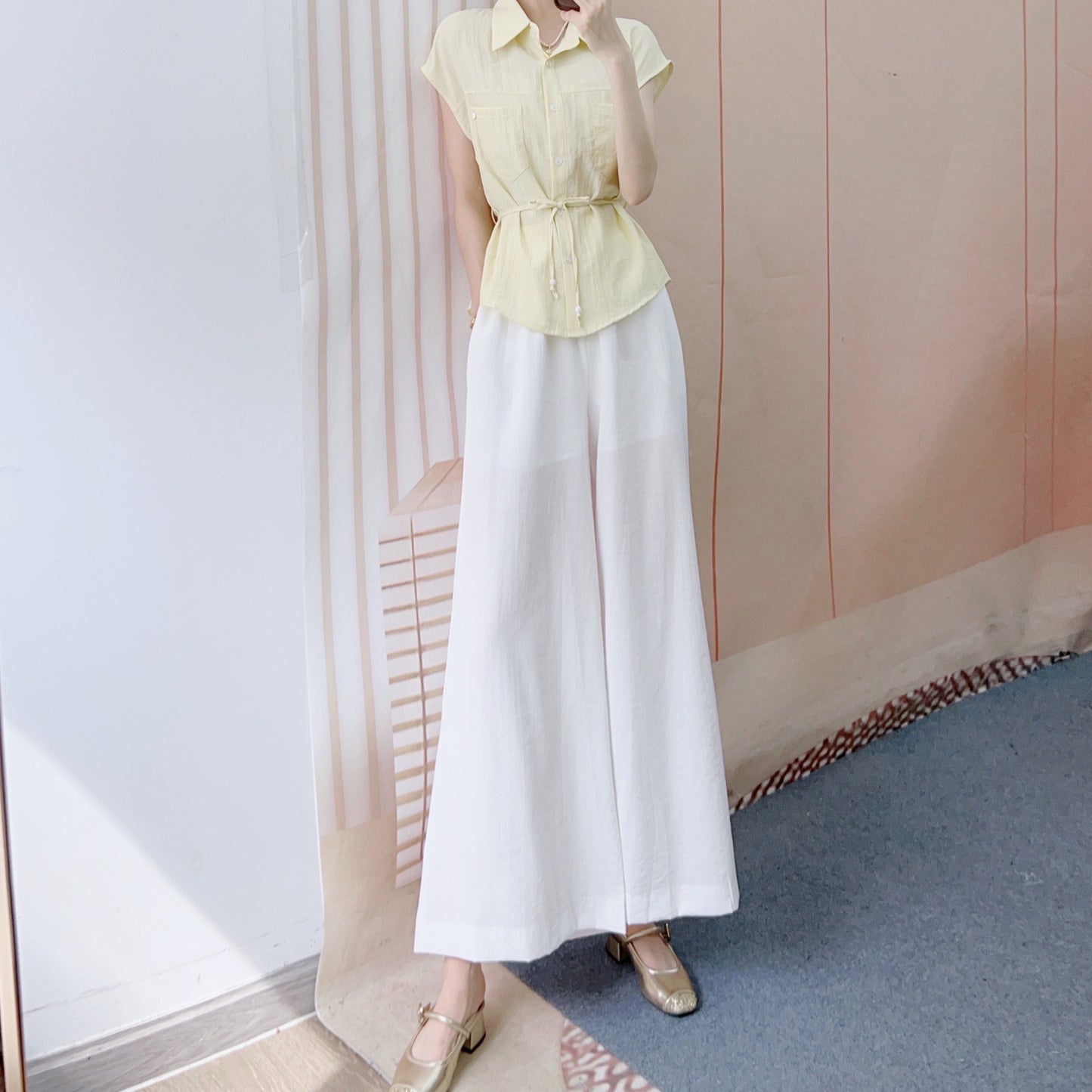 Dame Elegant Bluse med taljerbart bælte og bred, luftig bukser Stilla