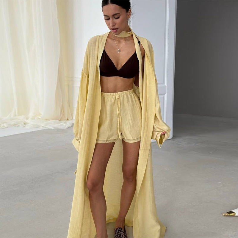 Dame sæt af elegant, luftig bluse og behagelige shorts Stilla