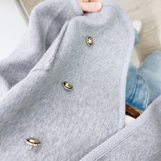 Dame elegant knapjakke med praktiske lommer og blødt materiale Stilla