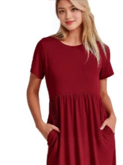 Dame afslappet maxikjole med elastisk talje og dyb flæse Stilla