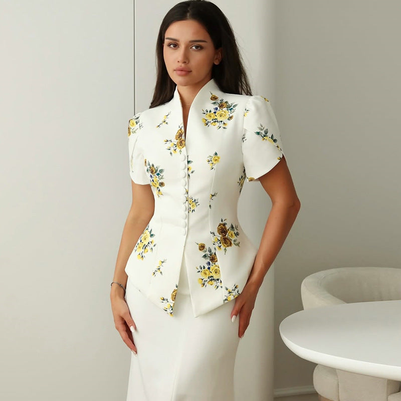 Dame Elegant Bluse med blomsteraccent og figurtilpasset snit Stilla