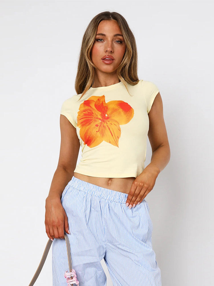 Dame Cropped T-Shirt med blomsterdesign Stilla