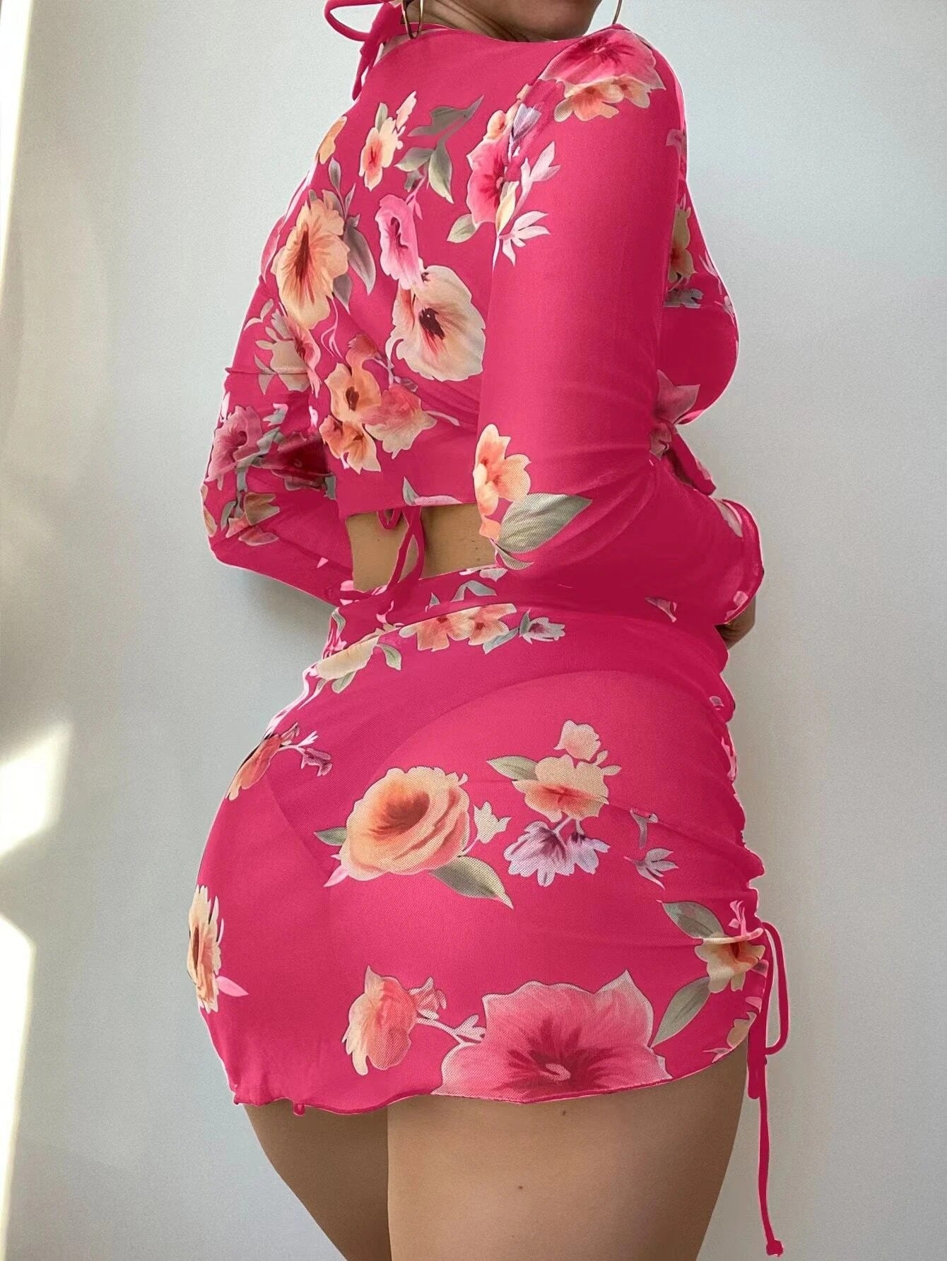 Dame top og nederdel med blomstret design Stilla