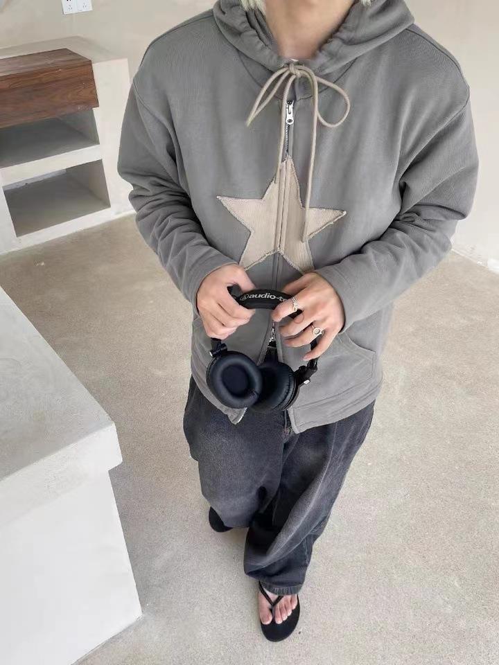 Dame afslappet hættebluse lavet af blødt materiale med stilfuldt stjernemotiv Stilla