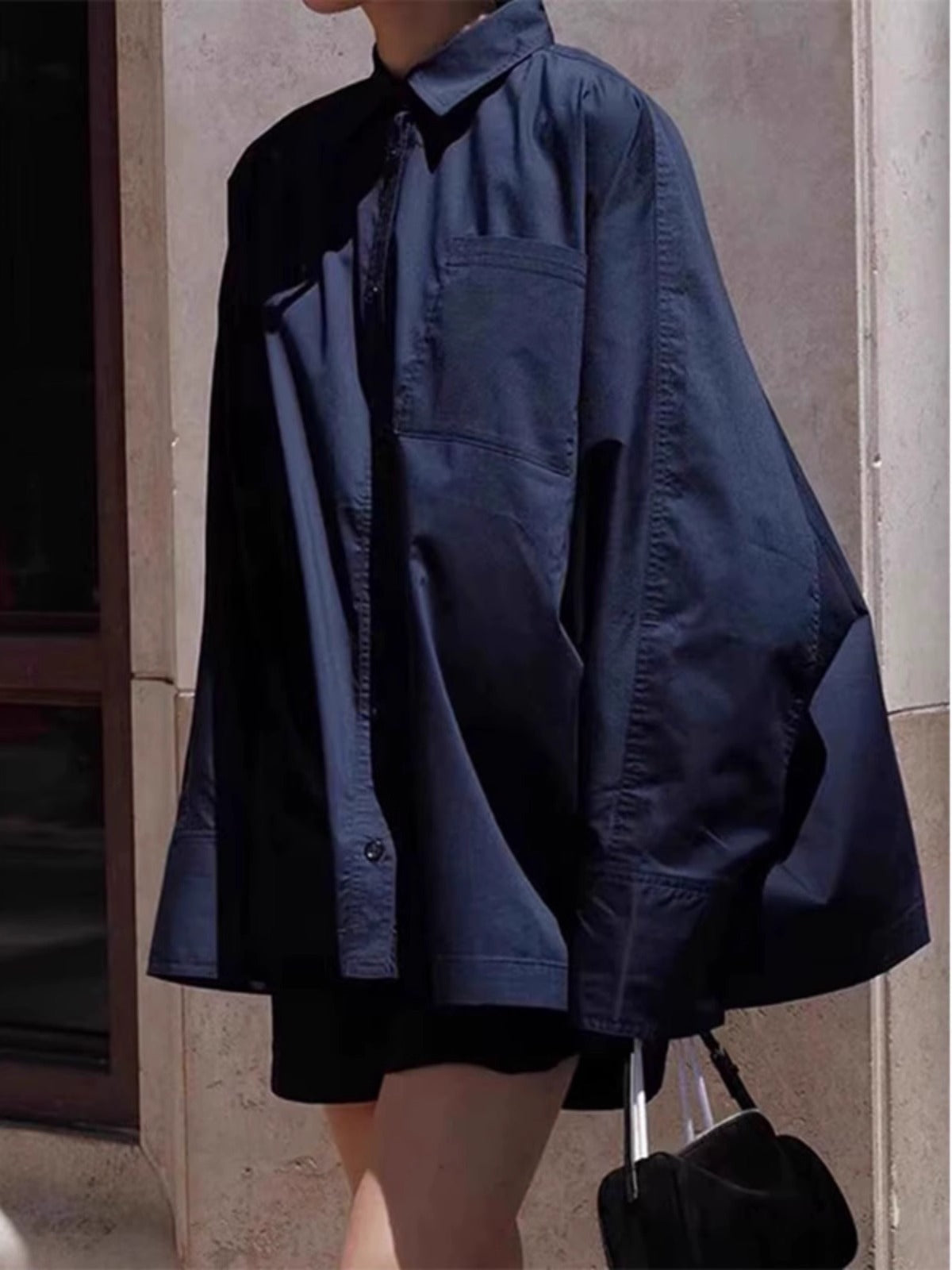 Dame afslappet overshirt-bluse med oversized snit og praktisk brystlomme Stilla